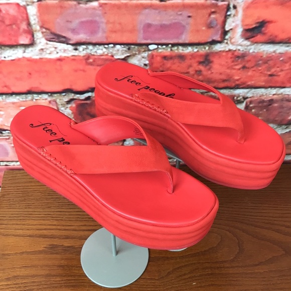 Free People Haven Thong Flatform Leather Sandals / Flip Flops in Flame - Picture 3 of 15